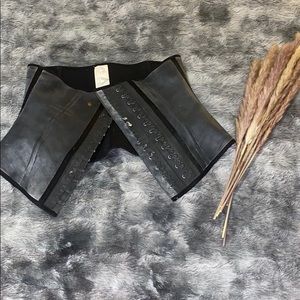 COPY - Latex waist cincher